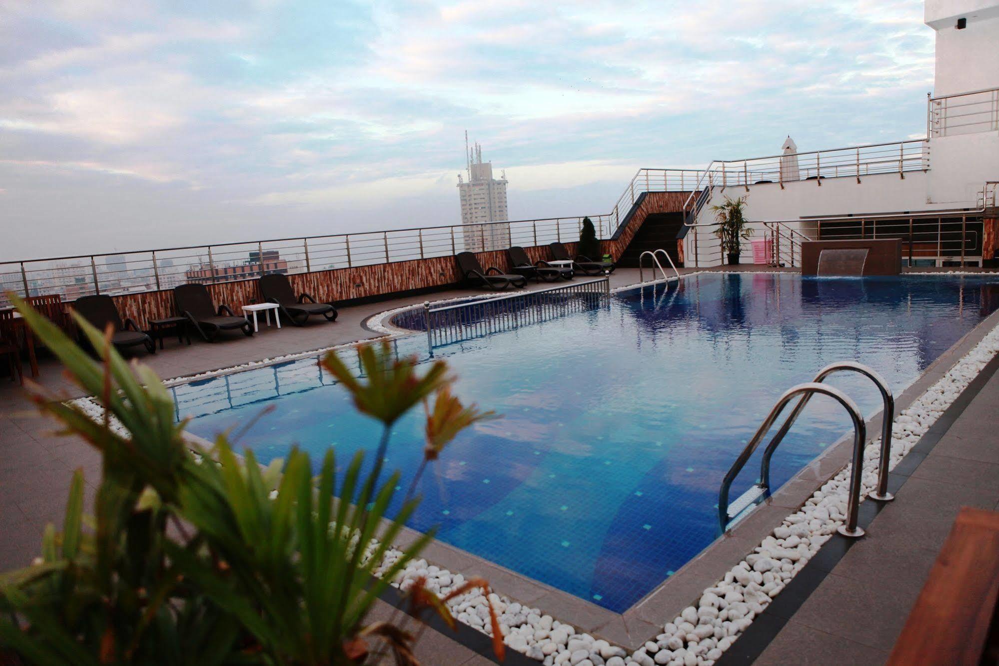 Pearl Grand Hotel Colombo Exterior photo